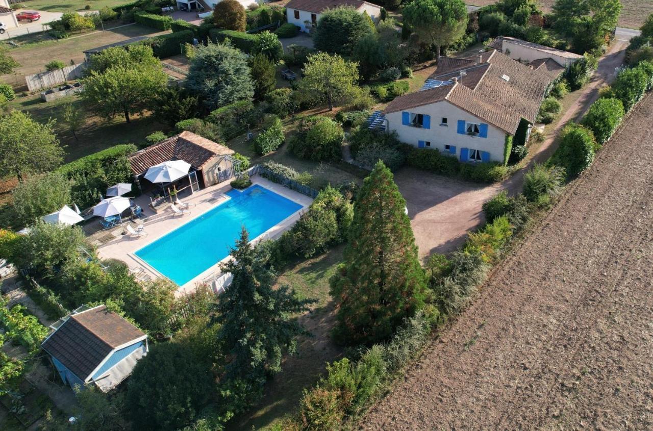Bed and Breakfast Les Pierres Blanches Bonneuil-Matours Exterior foto