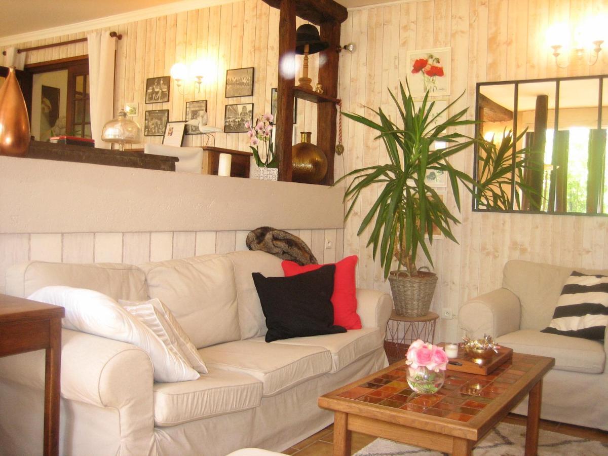 Bed and Breakfast Les Pierres Blanches Bonneuil-Matours Exterior foto