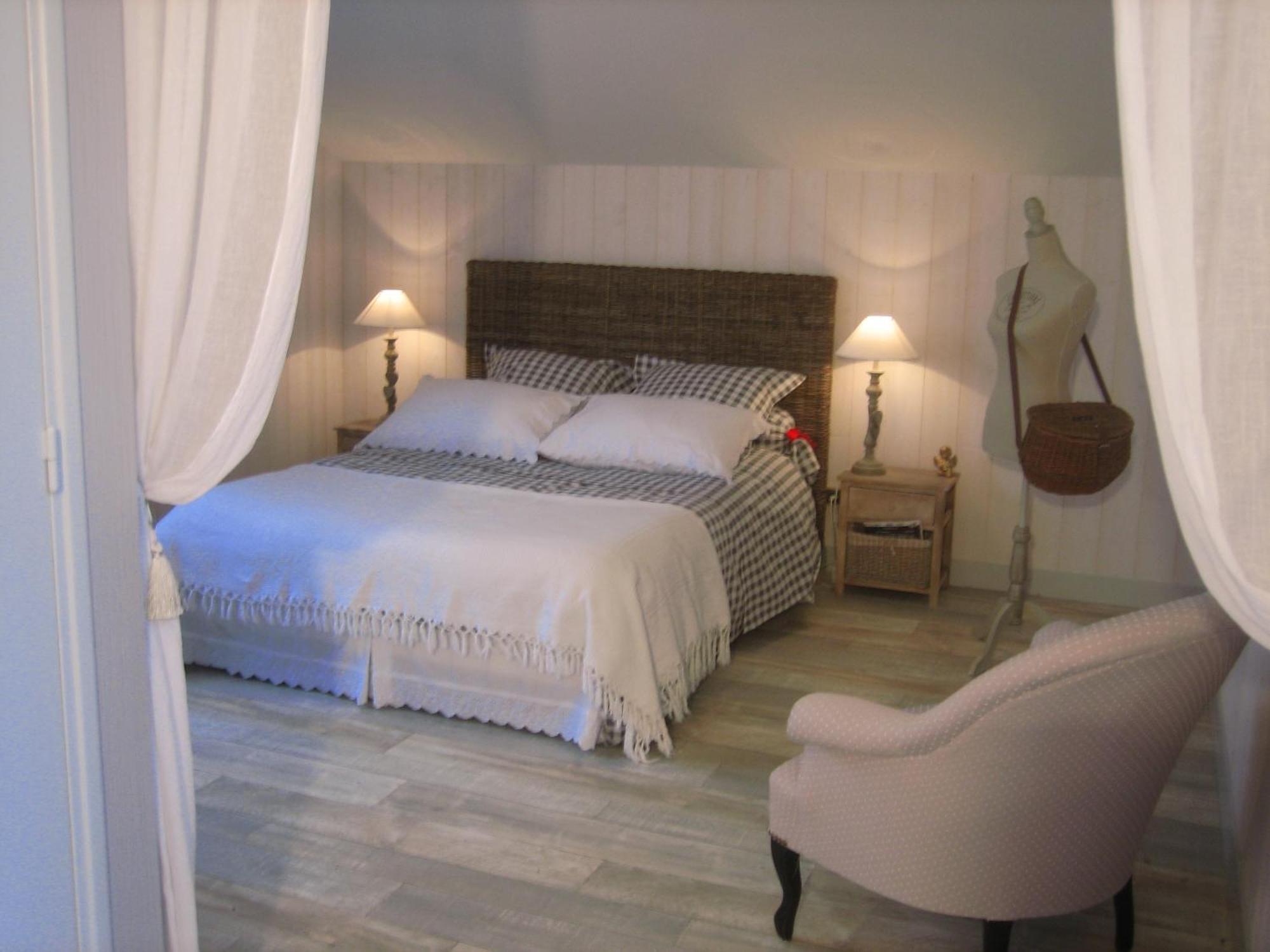 Bed and Breakfast Les Pierres Blanches Bonneuil-Matours Exterior foto